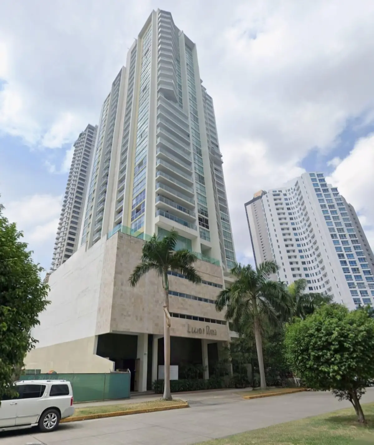 PH Lumiere, Costa del Este — photograph 1, courtesy of Geneva Realty & Services S.A.